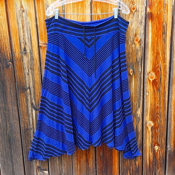 Le chateau midi Chevron print skirt - Picture 1 of 5
